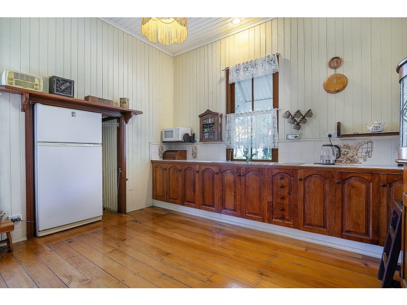 72 Chermside Road, Newtown QLD 4305
