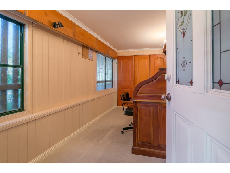 72 Chermside Road, Newtown QLD 4305