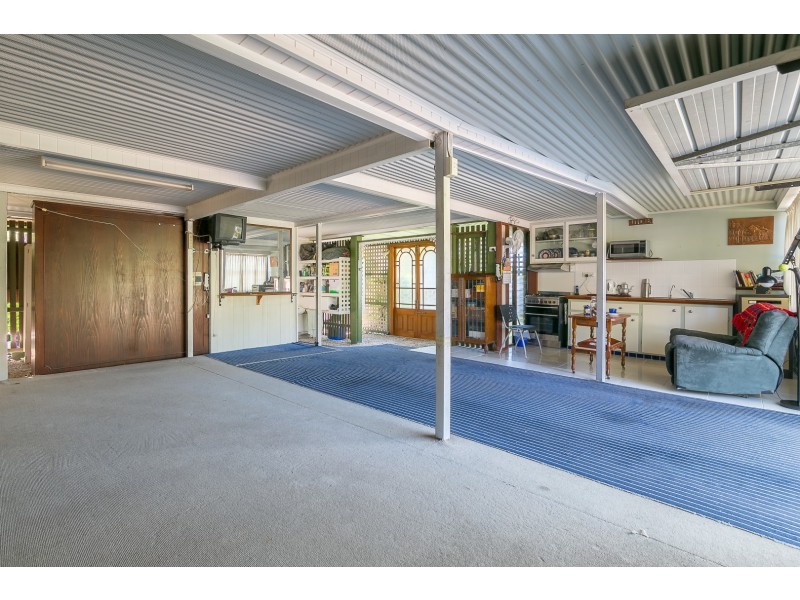 72 Chermside Road, Newtown QLD 4305