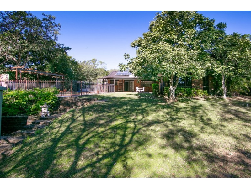 184 College Road, Karana Downs QLD 4306