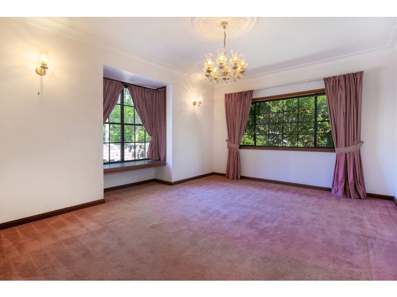 184 College Road, Karana Downs QLD 4306