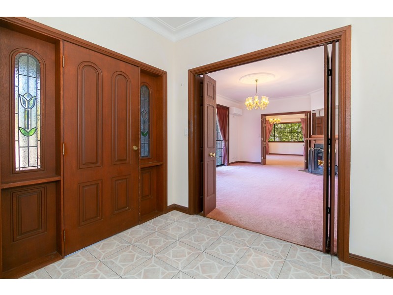 184 College Road, Karana Downs QLD 4306