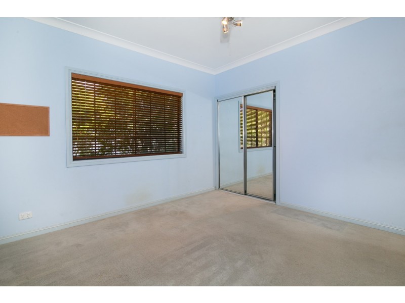 184 College Road, Karana Downs QLD 4306