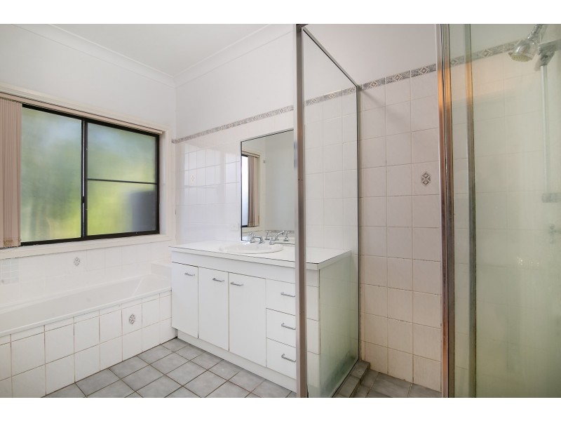 184 College Road, Karana Downs QLD 4306