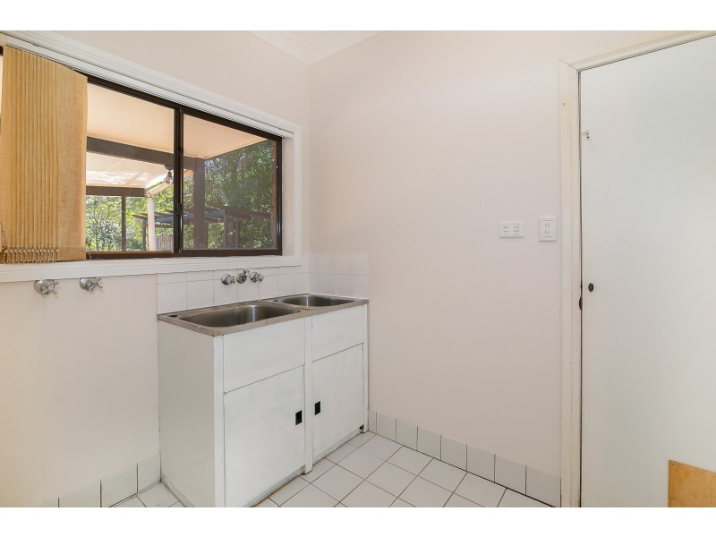 184 College Road, Karana Downs QLD 4306