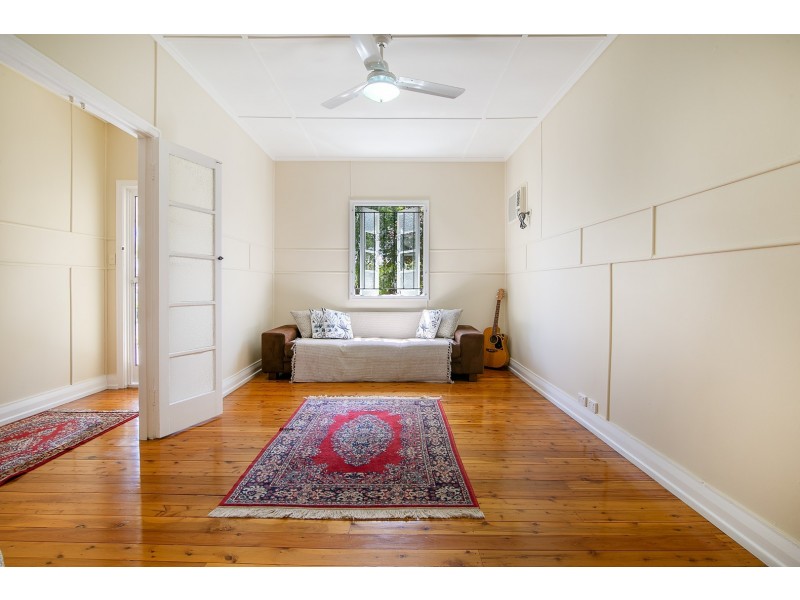 5 Morris Street, Silkstone QLD 4304