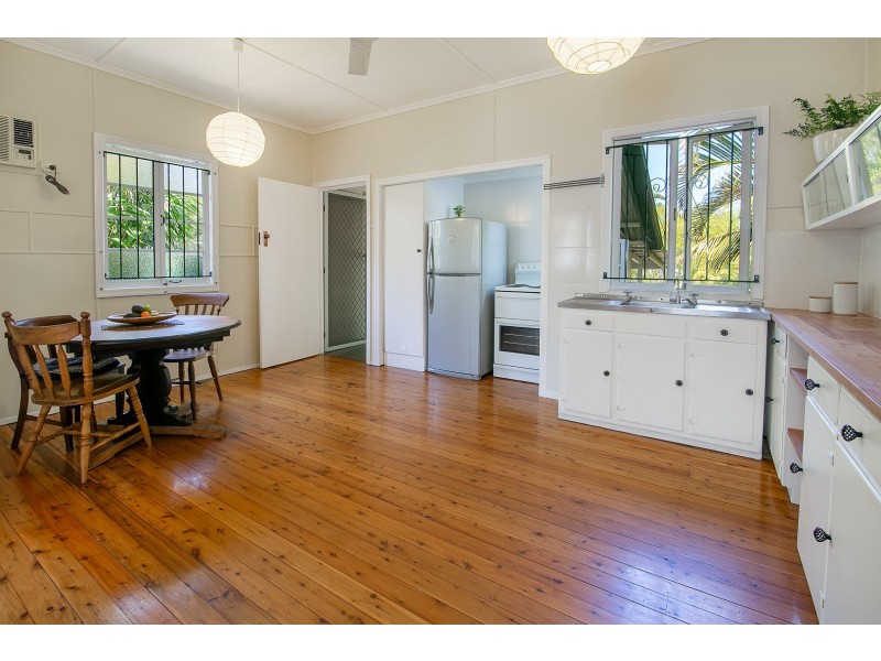 5 Morris Street, Silkstone QLD 4304