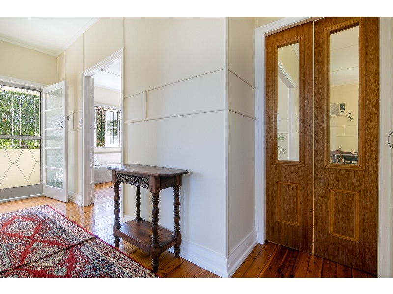 5 Morris Street, Silkstone QLD 4304