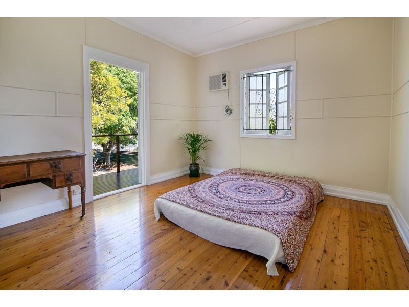 5 Morris Street, Silkstone QLD 4304