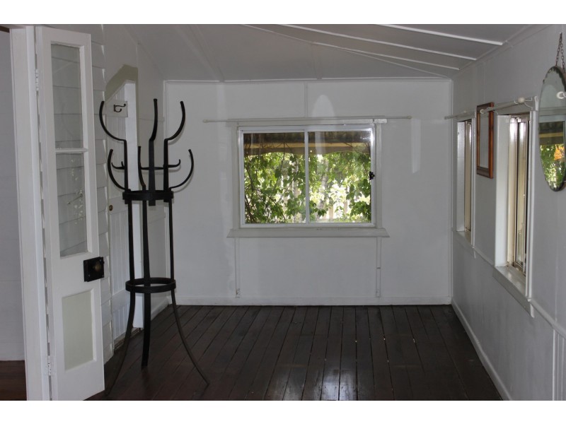 6 Waight Street, Rosewood QLD 4340