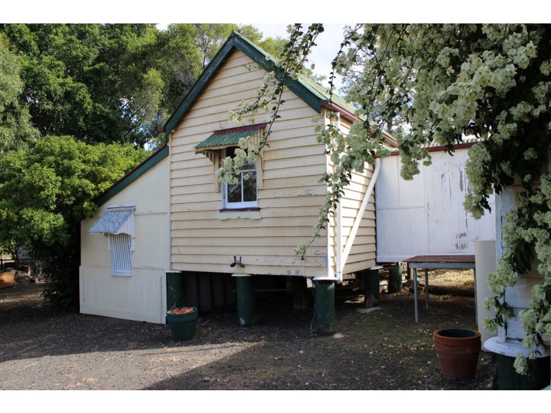 6 Waight Street, Rosewood QLD 4340