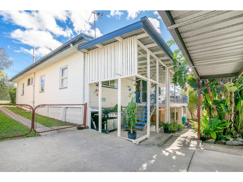 8 William Street, Blackstone QLD 4304
