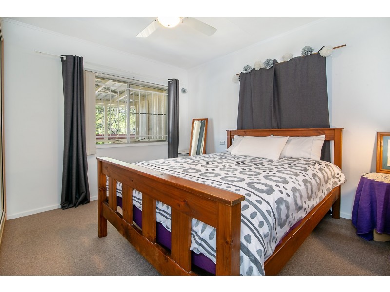 8 William Street, Blackstone QLD 4304