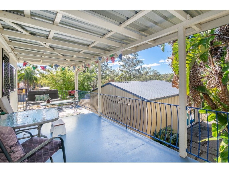 8 William Street, Blackstone QLD 4304