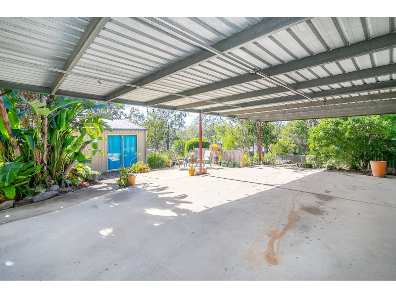 8 William Street, Blackstone QLD 4304