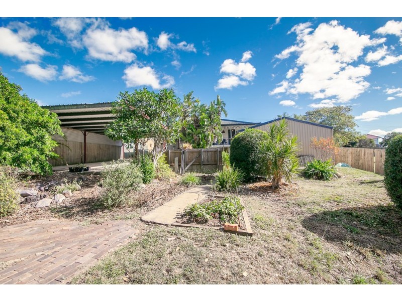 8 William Street, Blackstone QLD 4304
