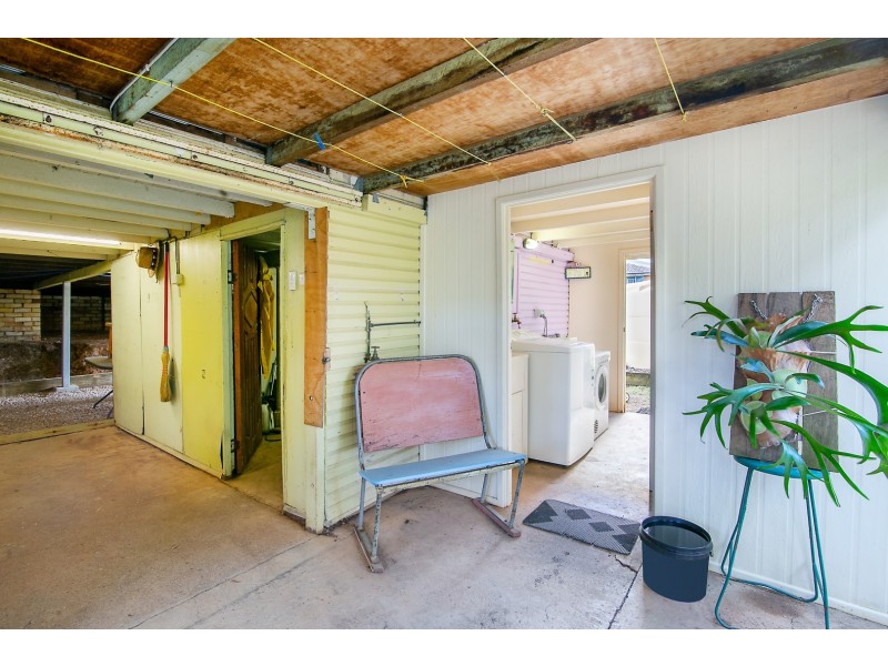 8 William Street, Blackstone QLD 4304