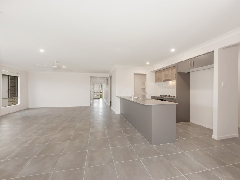 52 Mackellar Way, Walloon QLD 4306