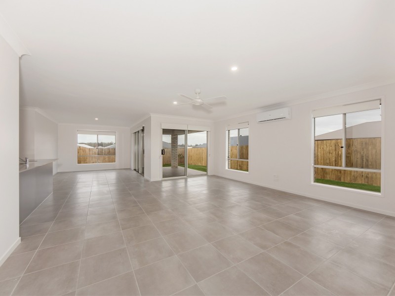 52 Mackellar Way, Walloon QLD 4306