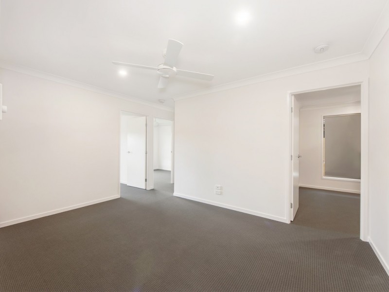 52 Mackellar Way, Walloon QLD 4306