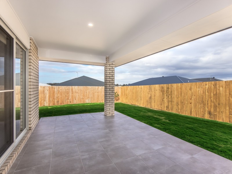 52 Mackellar Way, Walloon QLD 4306