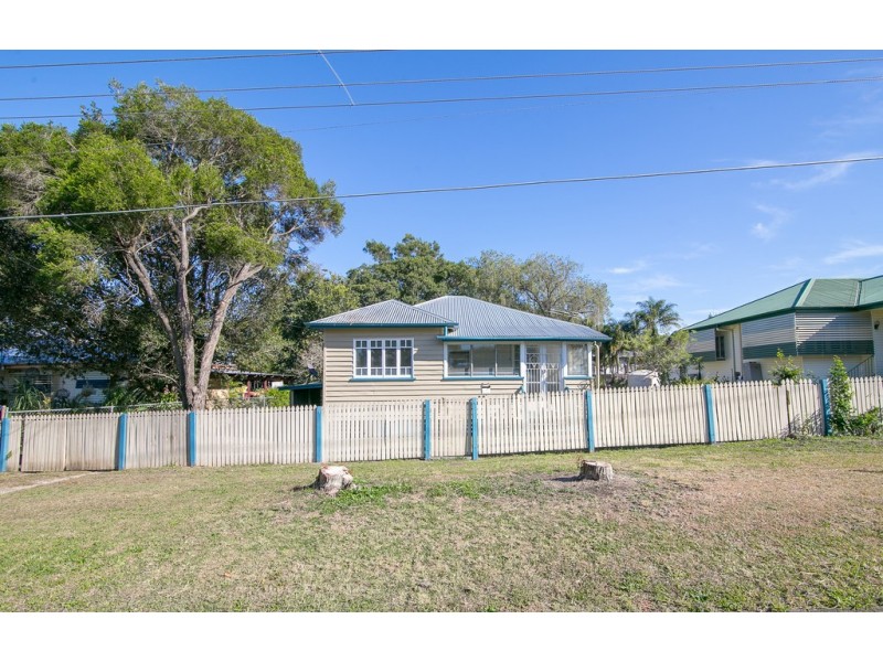 21 Russell Street, Silkstone QLD 4304