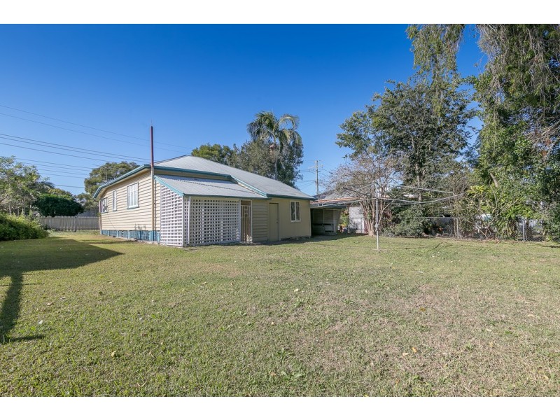 21 Russell Street, Silkstone QLD 4304