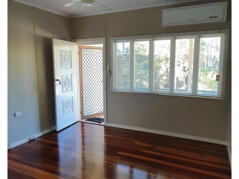 68 Simmons Road, North Ipswich QLD 4305