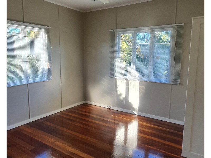 68 Simmons Road, North Ipswich QLD 4305