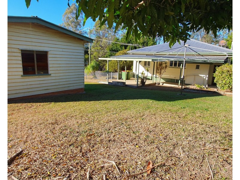 68 Simmons Road, North Ipswich QLD 4305