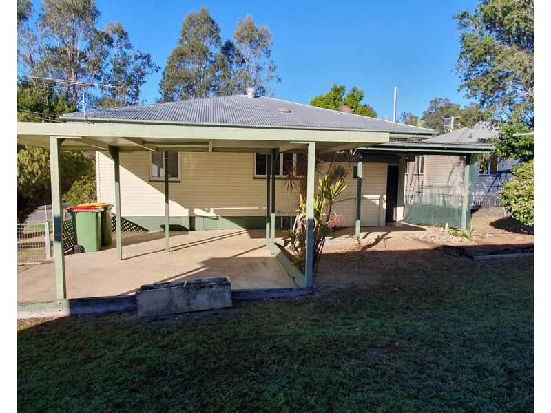 68 Simmons Road, North Ipswich QLD 4305
