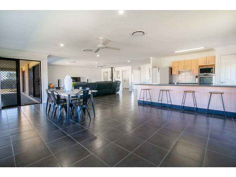 10 Ivory Close, Peak Crossing QLD 4306