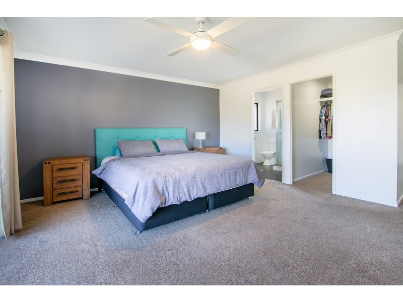 10 Ivory Close, Peak Crossing QLD 4306