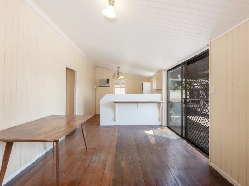 6 Woodgate Street, Churchill QLD 4305