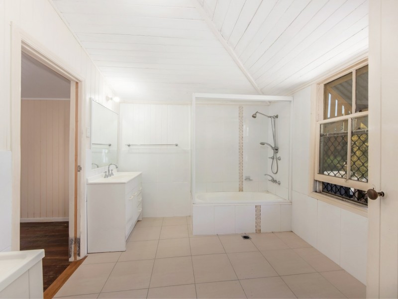 6 Woodgate Street, Churchill QLD 4305