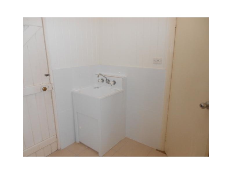 6 Woodgate Street, Churchill QLD 4305