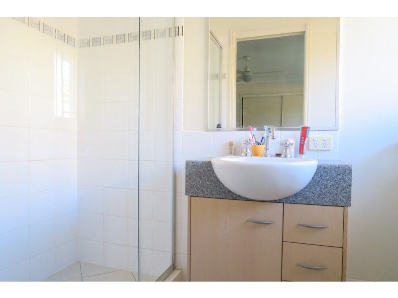 6 Sarah Place, Raceview QLD 4305
