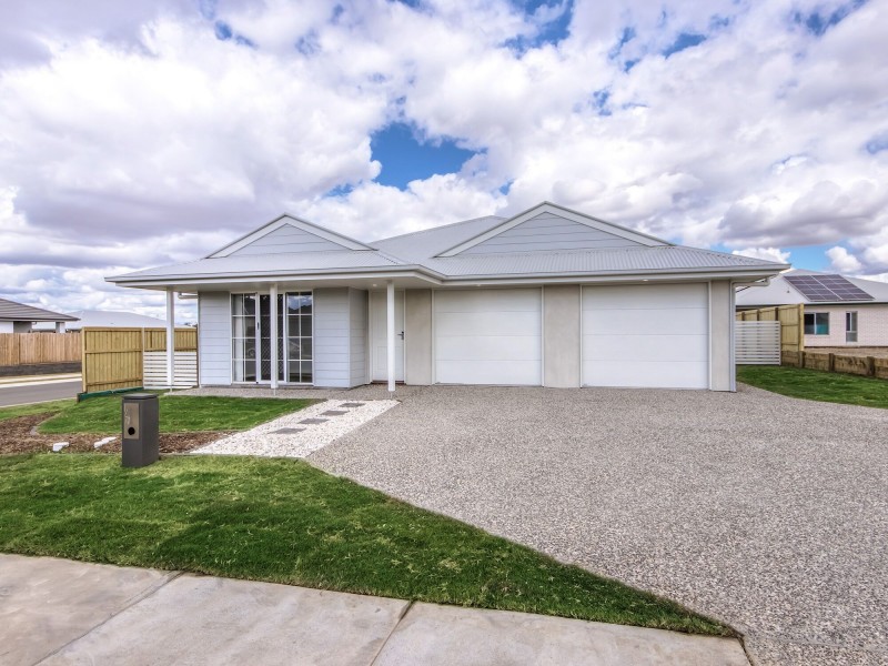 2/70 Wallace Street, Walloon QLD 4306