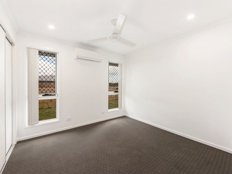 2/70 Wallace Street, Walloon QLD 4306