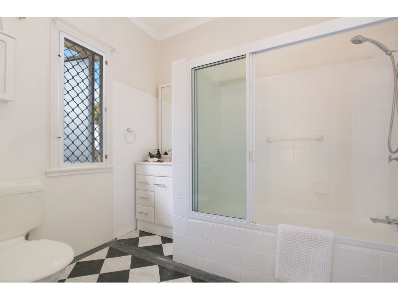 12A Greenham Street, Raceview QLD 4305