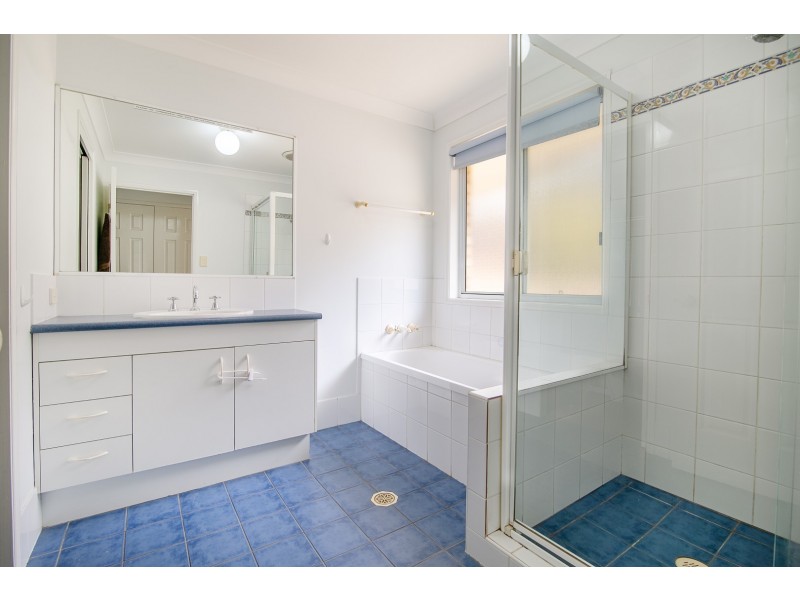 87 Sandalwood Drive, Yamanto QLD 4305