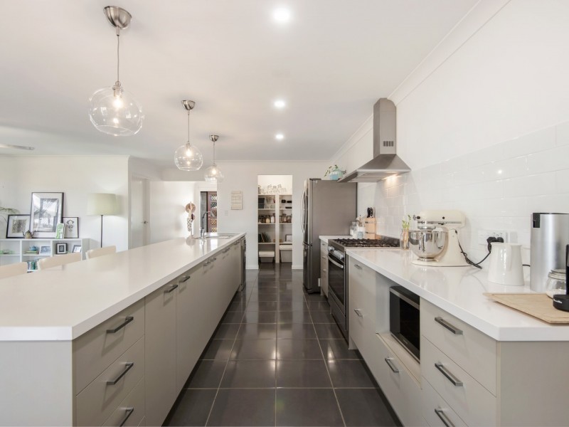 76 Wallace Street, Walloon QLD 4306