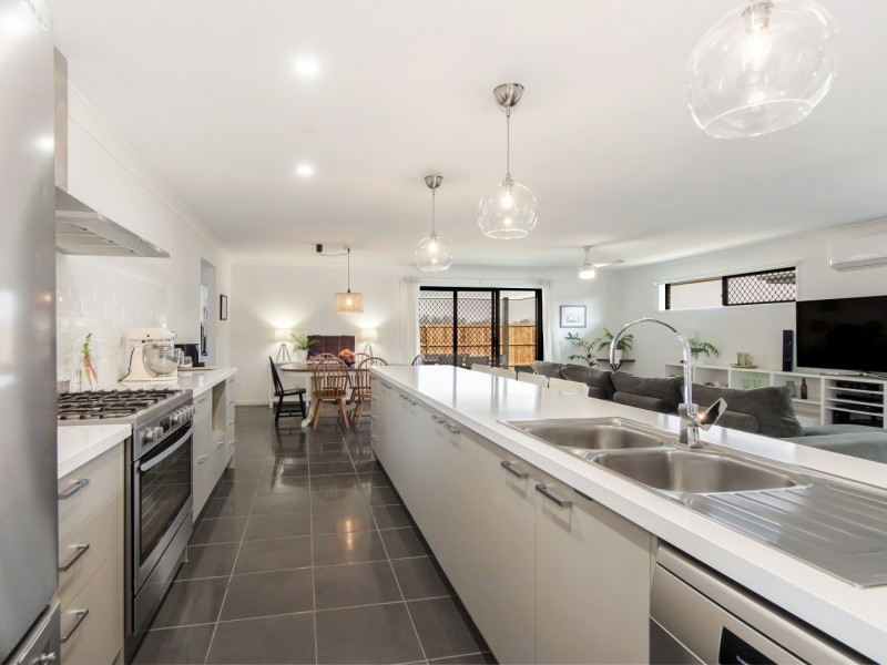 76 Wallace Street, Walloon QLD 4306