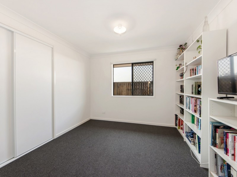 76 Wallace Street, Walloon QLD 4306