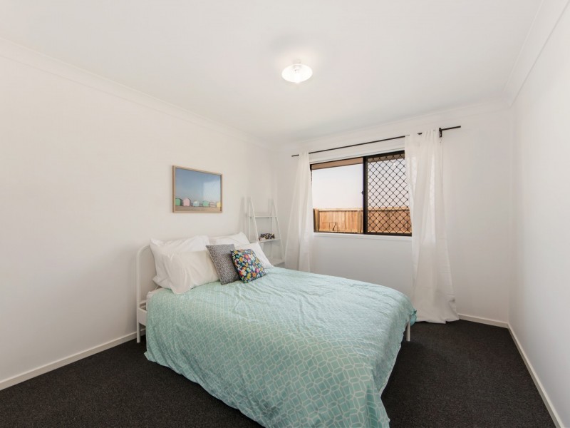 76 Wallace Street, Walloon QLD 4306