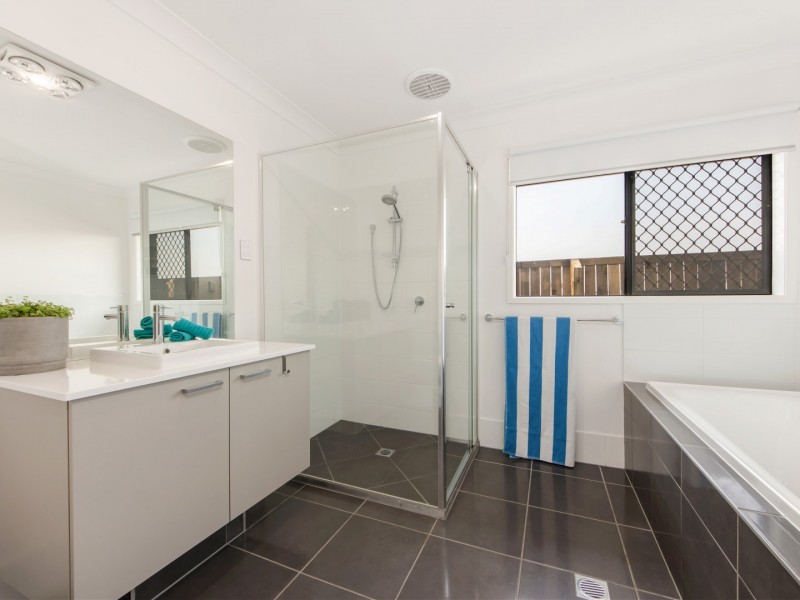 76 Wallace Street, Walloon QLD 4306