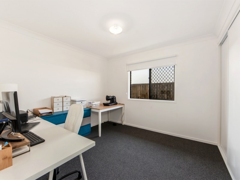 76 Wallace Street, Walloon QLD 4306