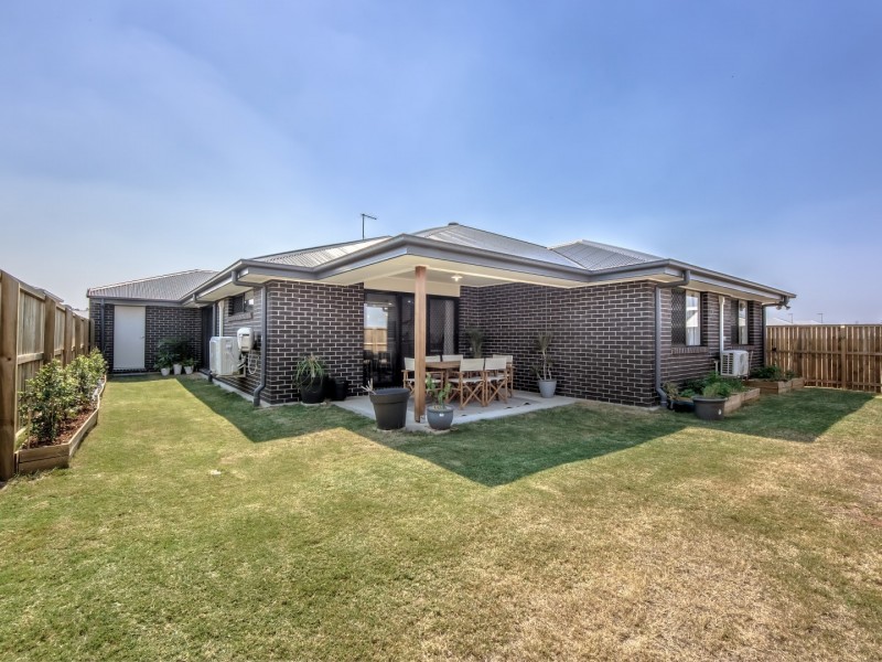 76 Wallace Street, Walloon QLD 4306