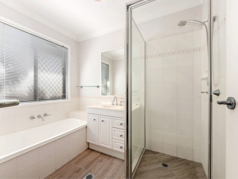 156 Edwards Street, Raceview QLD 4305