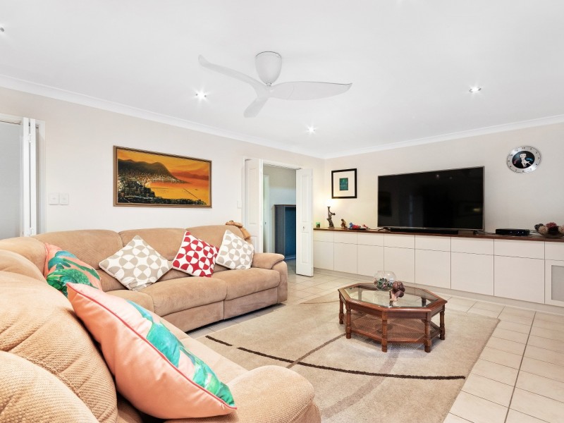 98 Jacana Crescent, Flinders View QLD 4305